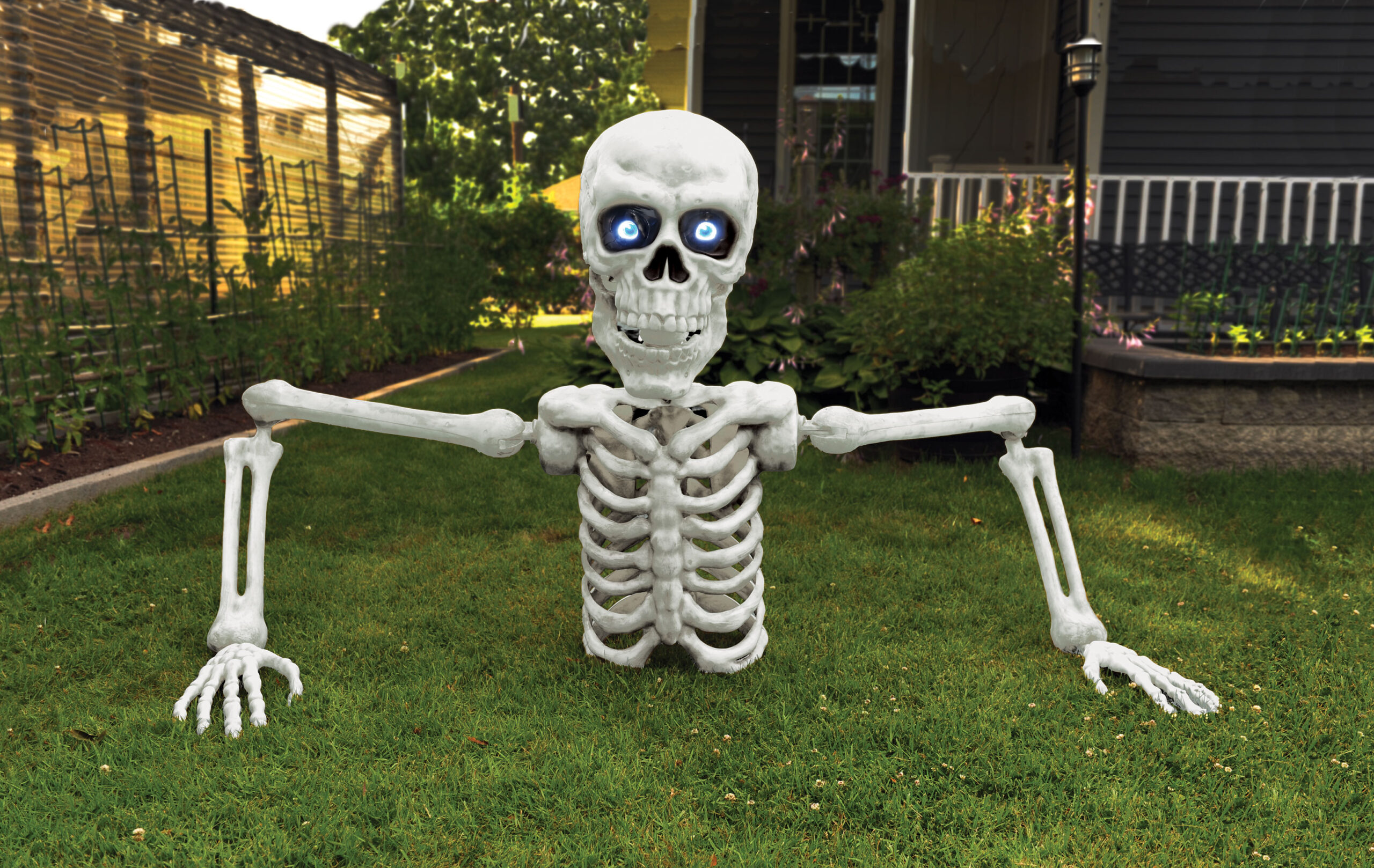 Fun World LCD Eye Skeleton Grave Breaker – 96010t-scene-2026