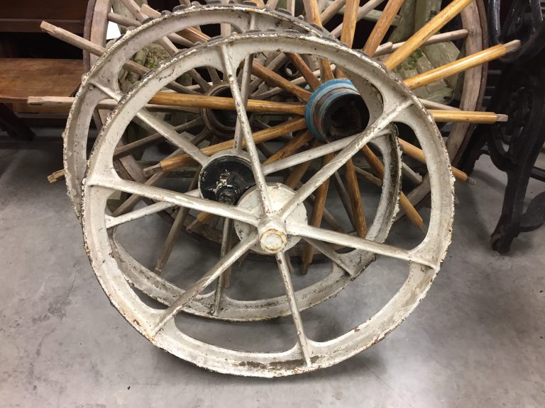 Metal mud wheels