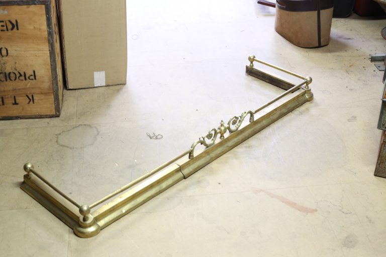 Fender Victorian brass