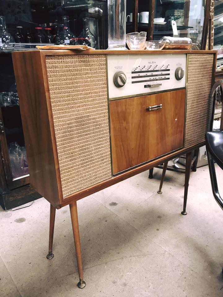 Retro Vintage ALBA Radio and Record Player Combined - On The Square ...