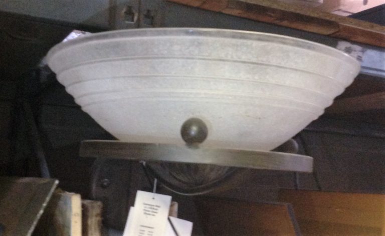 Cam-argue Wall Lt. (1B) Rust Finish Glass Shade