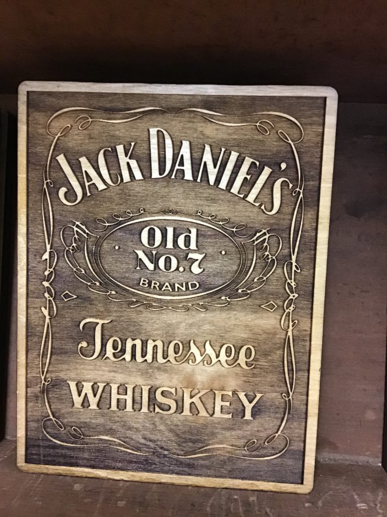 WOODEN PLAQUE JACK DANIELS DARK BACKGROUND
