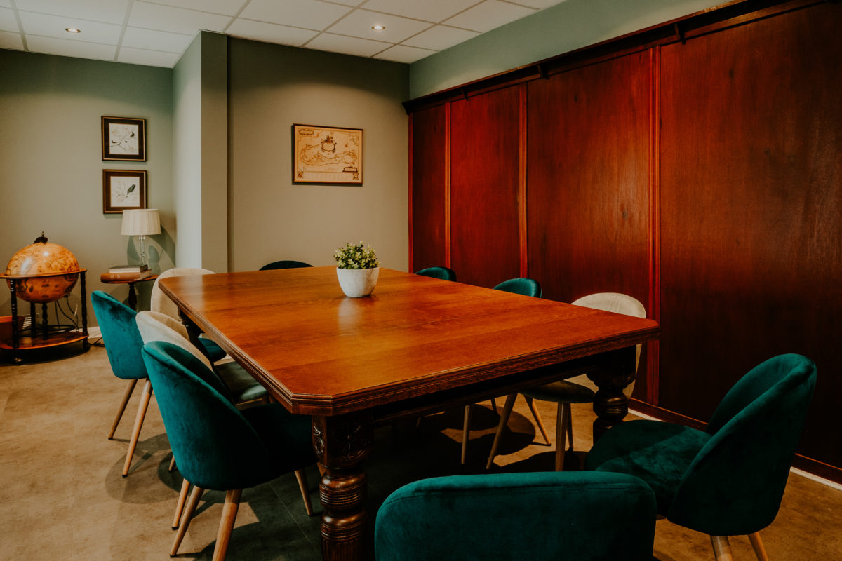 SHELBYS – Holywood