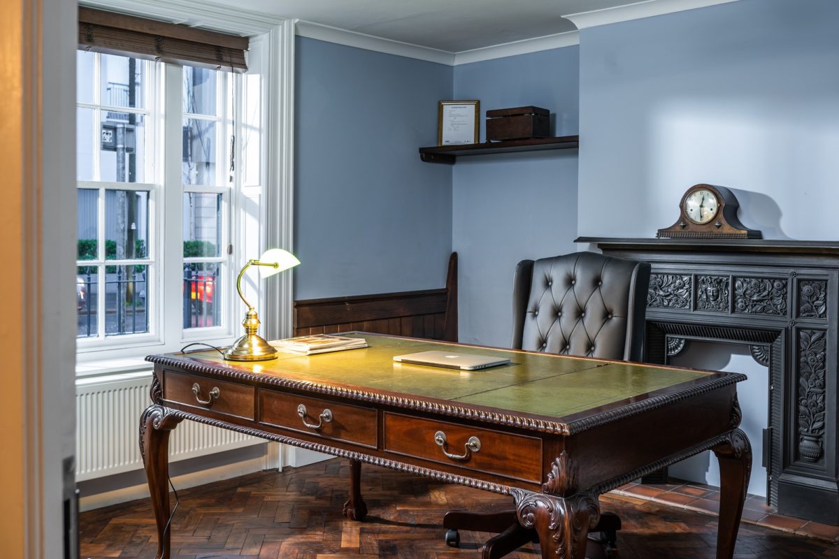 THE POSTMASTERS HOUSE – Holywood