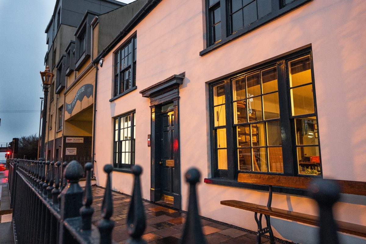 THE POSTMASTERS HOUSE – Holywood