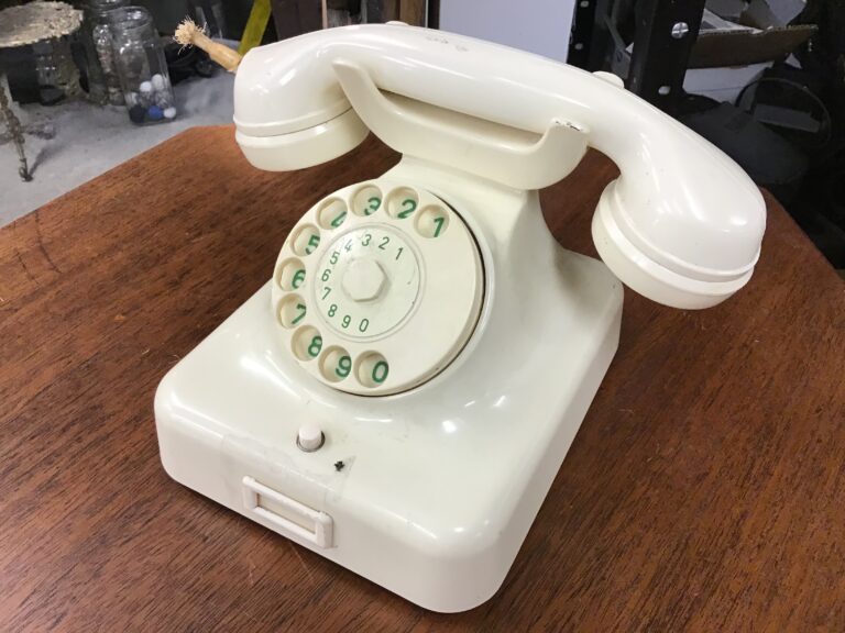 Vintage Cream Marburg Dial Telephone