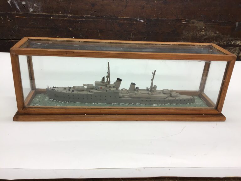 RN 'Town Class' Cruiser model