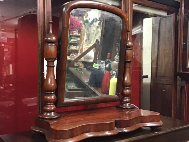 Dressing table mirror