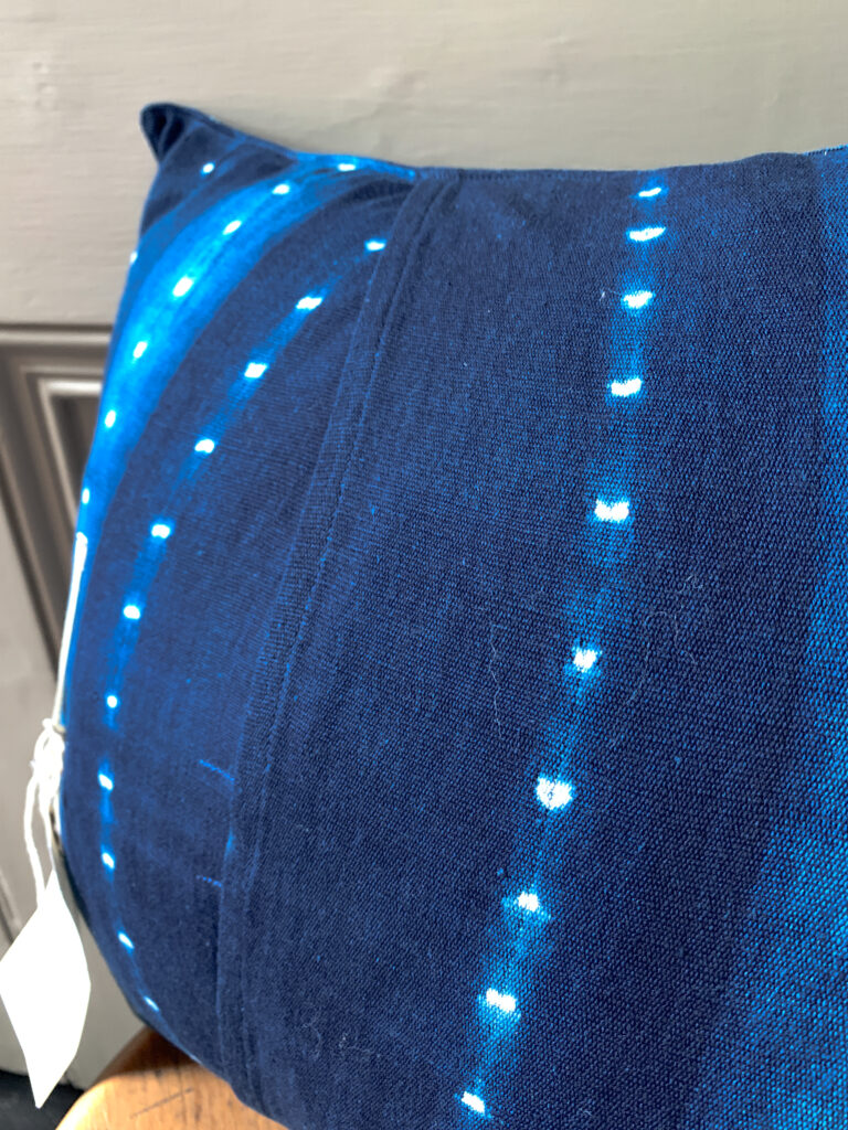 Handwoven 100% cotton cushion cover - Indigo