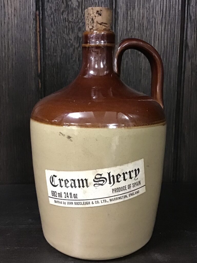 Cream Sherry Stoneware Flagon [w277]