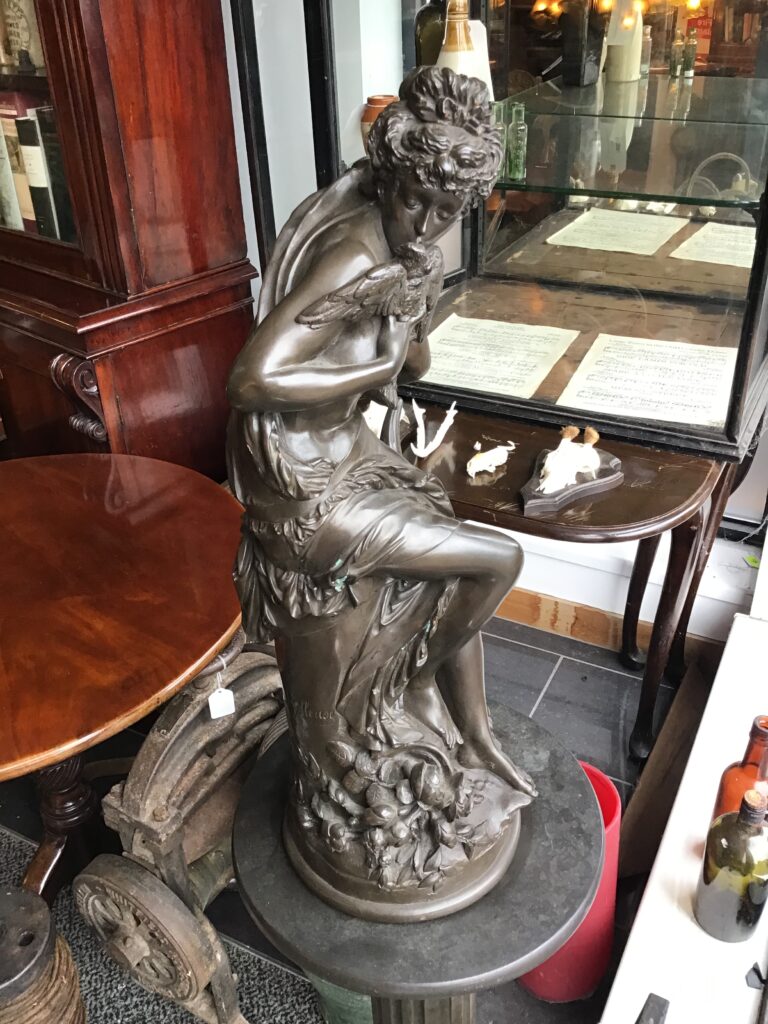 Original Carrier Belleuse La Play With Pedestal