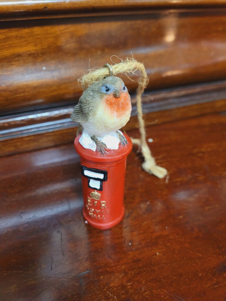 Robin on Postbox Bauble