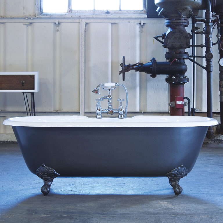 Moulin (1700) Cast Iron Bath (Painted Exterior , Painted Feet)