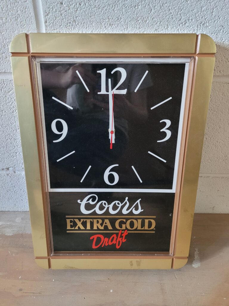 Coors Extra Gold Wall Clock [w561]