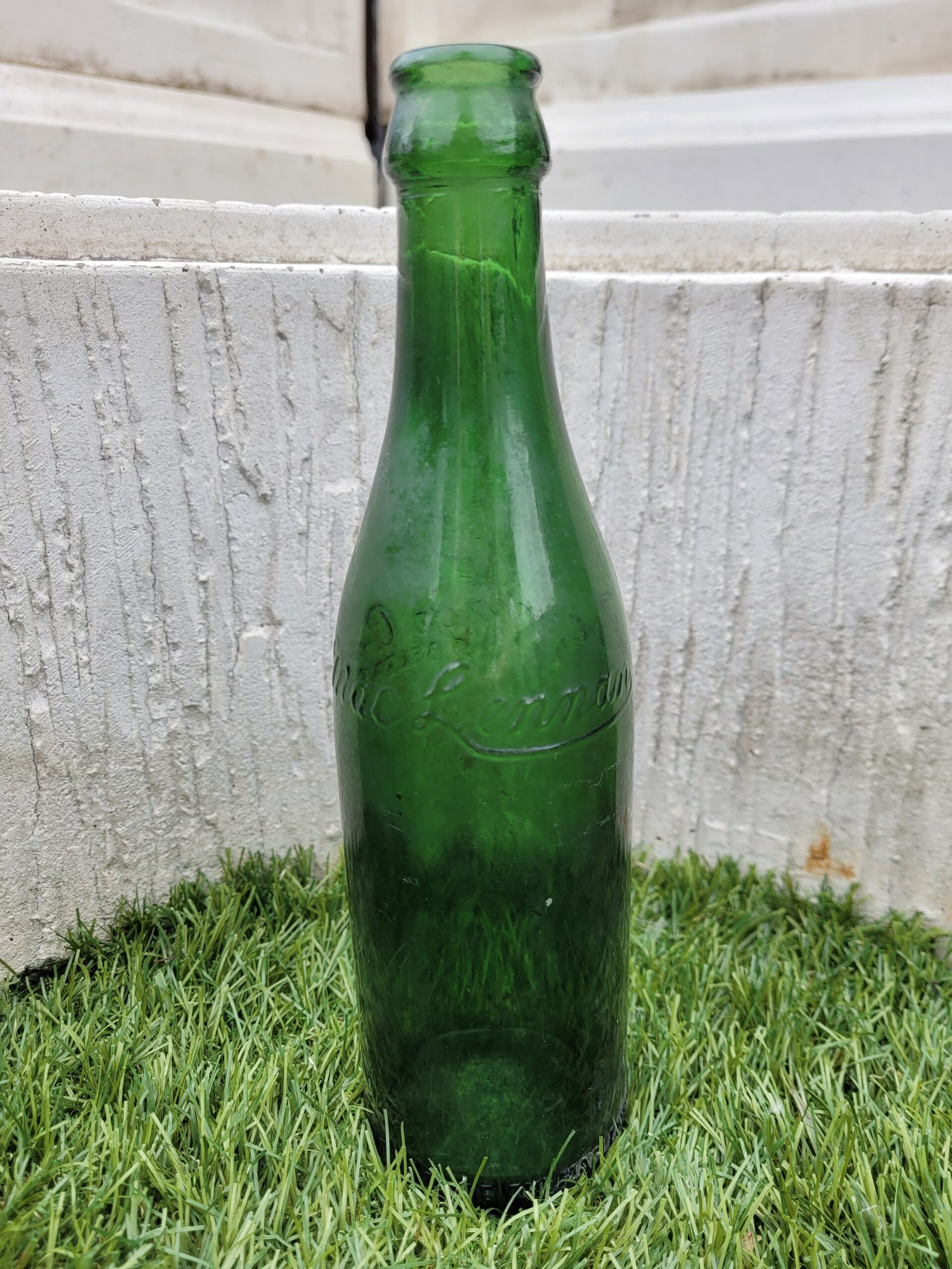 GB001 MacLennan Beverage Co. Belfast Bottle