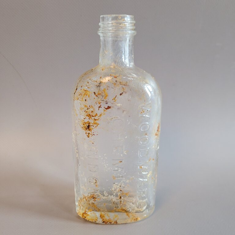 GB005 Woodward Chemist London Bottle