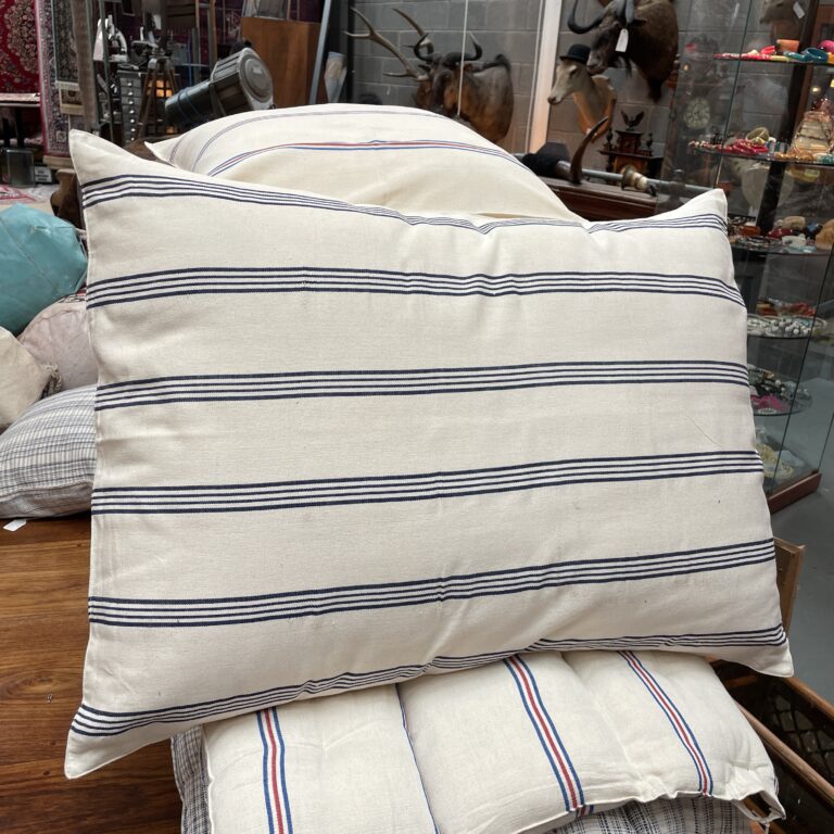 Handwoven 100% cotton cushion cover – 4 blue stripe