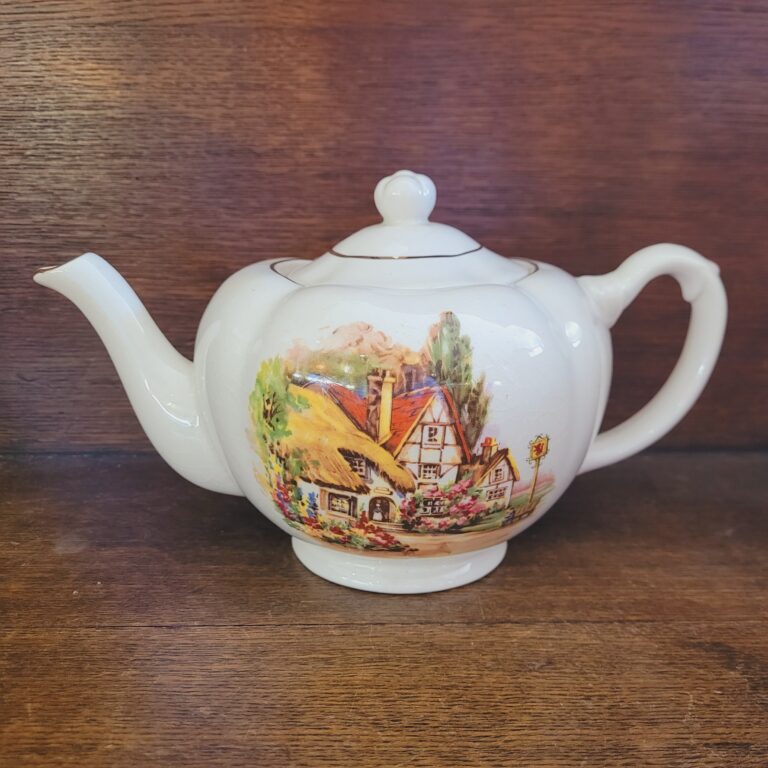 CC008 Price Kensington Cottage Teapot