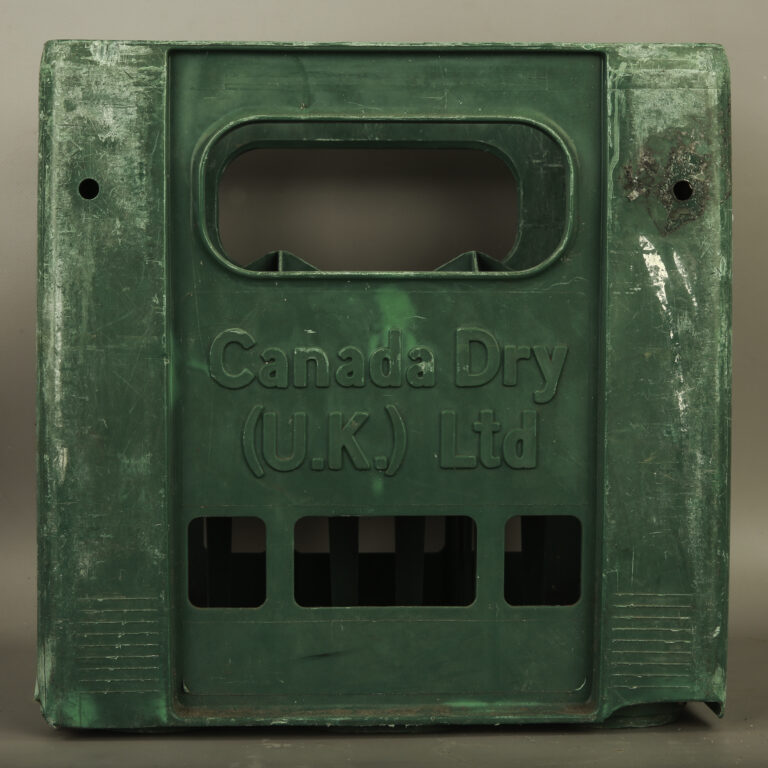 Canada Dry Plastic Crate [w630]
