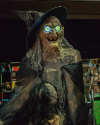 Lunging Haggard Witch Animated Figure