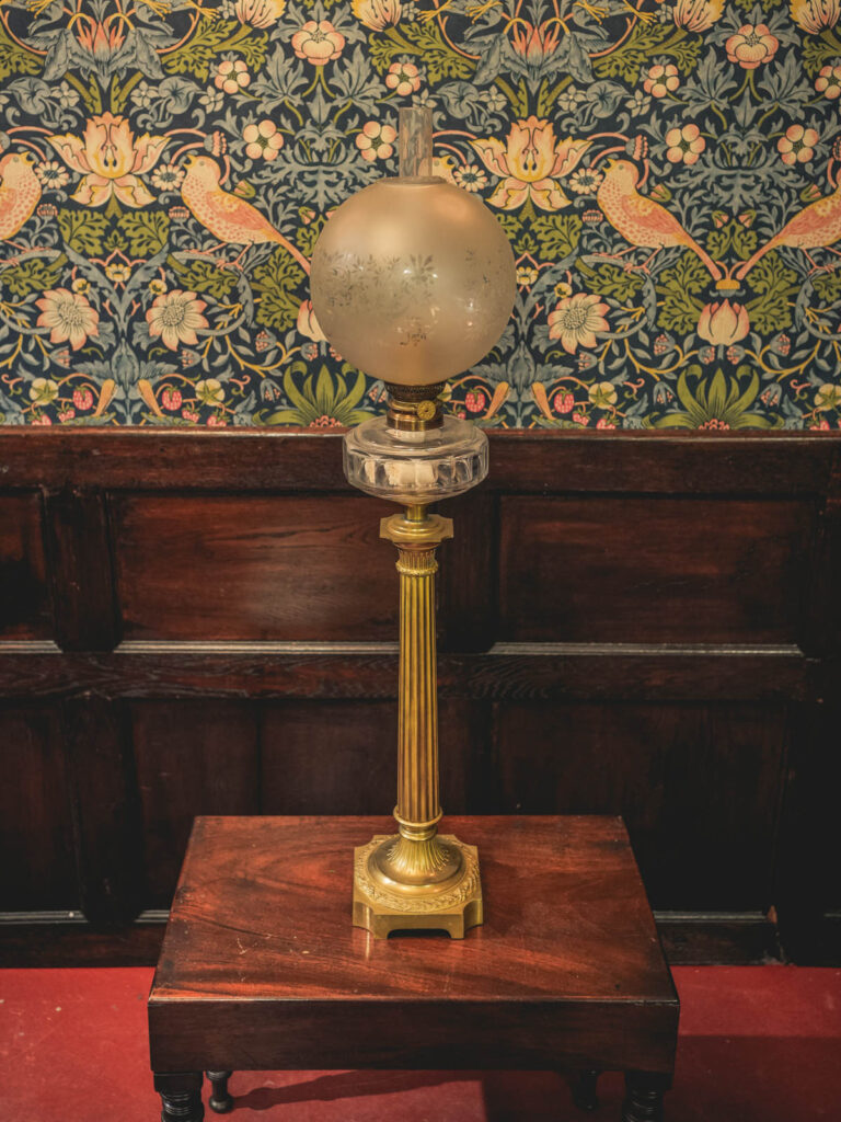 GC009 Tall 3ft classical Brass and Glass Oil Lamp