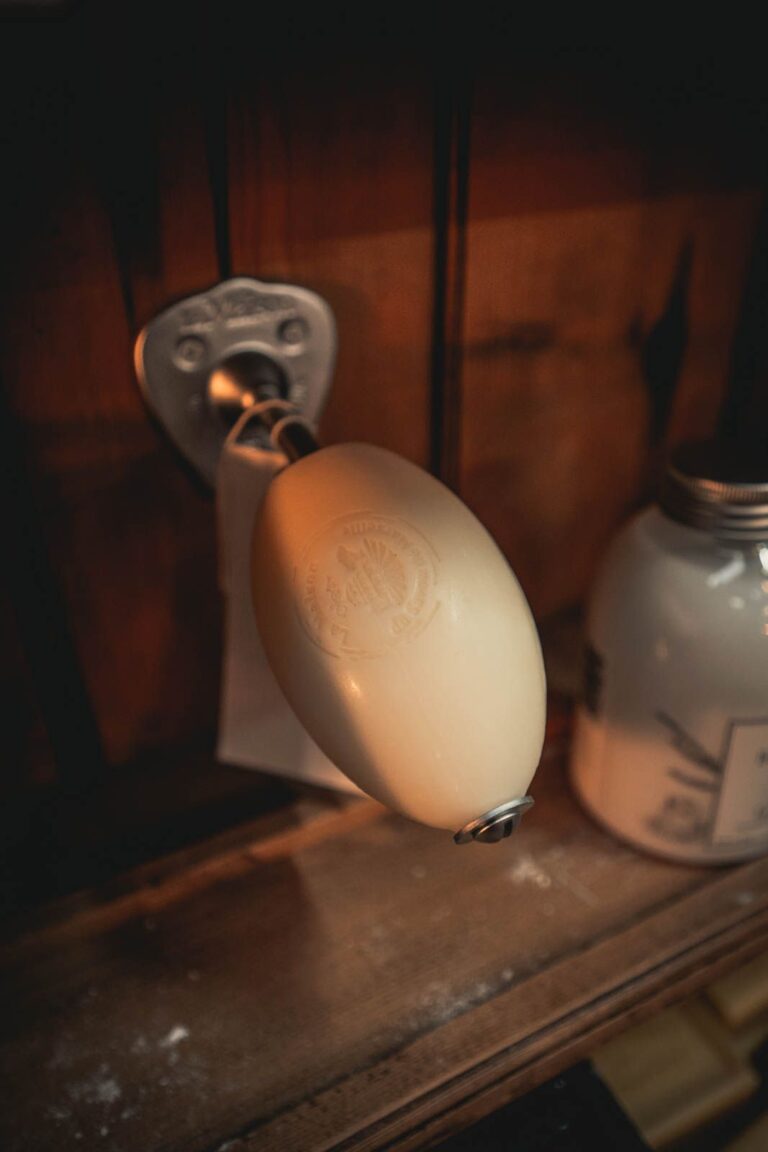 Brushed Steel Mount with La Maison du Savon de Marseille Soap