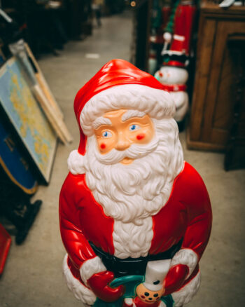 Alternative view of 1980s Light Up Santa