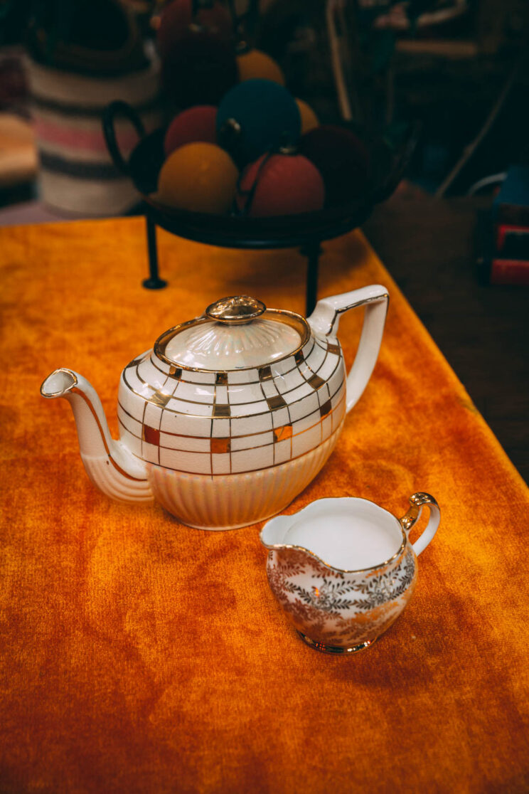 CC014 Art Deco Style Teapot