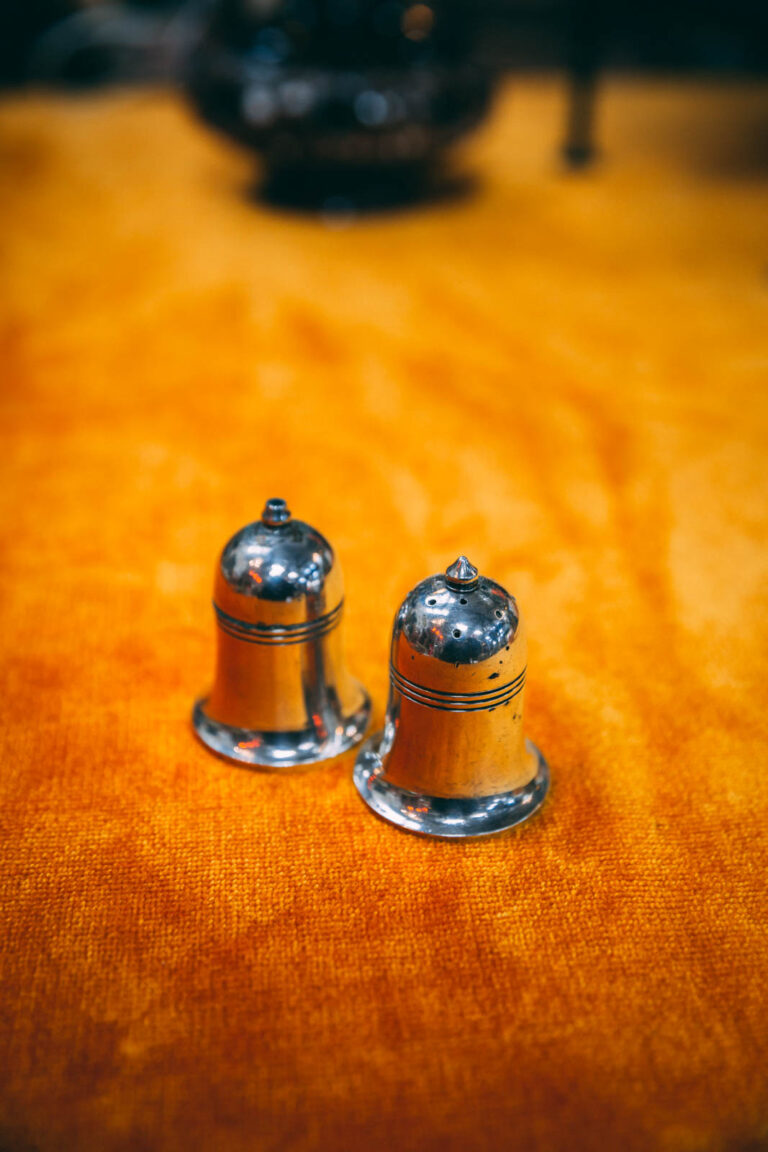 SC002 Silver Salt & Pepper Shakers
