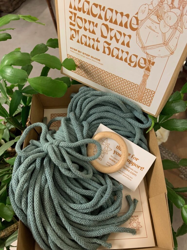 ASTRL Fibres Macrame Plant Hanger Kit – in Lichen