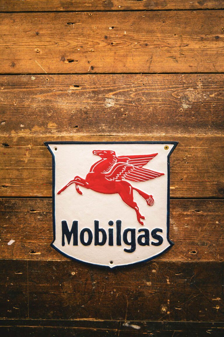 Mobilgas Aluminium Plaque