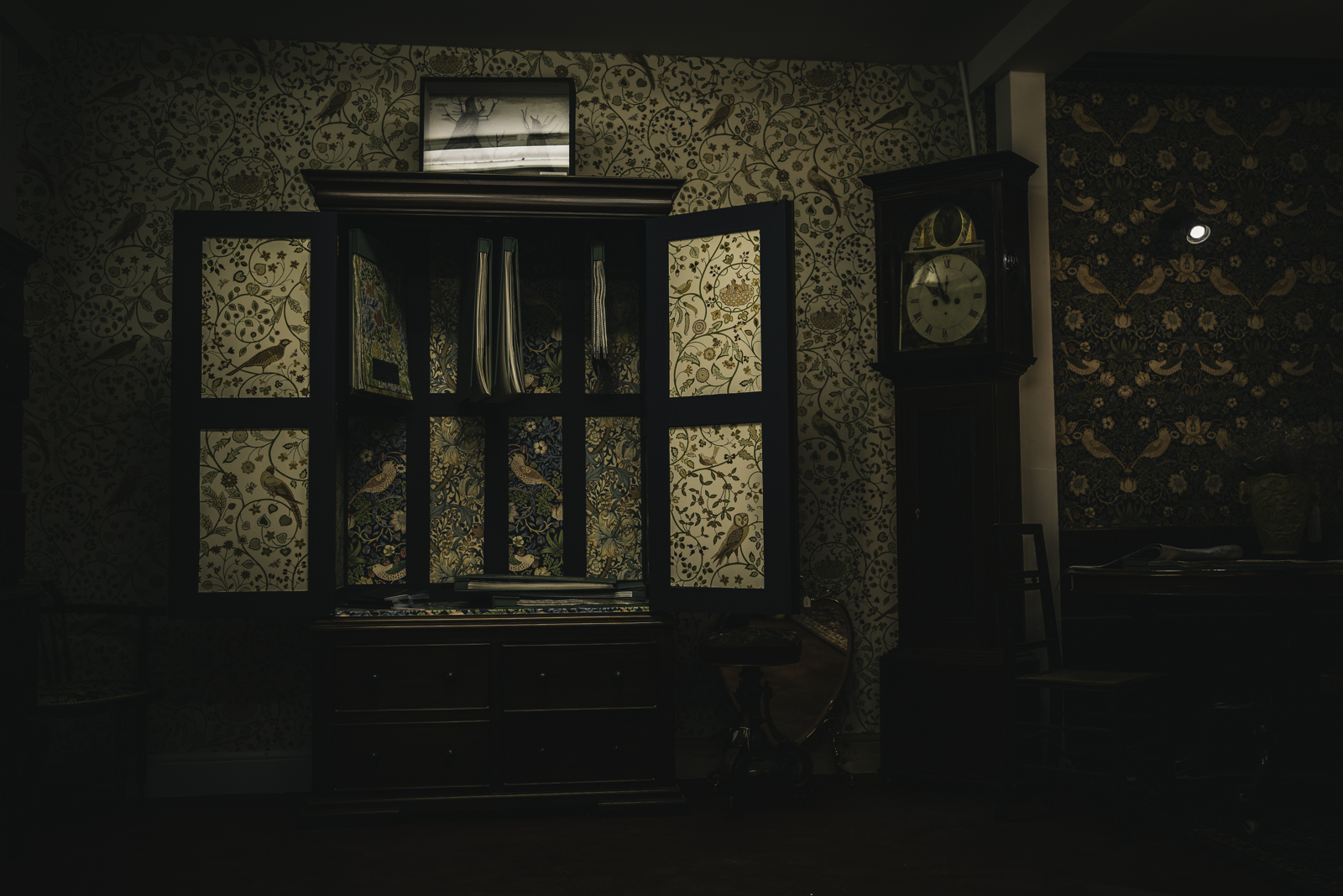 Morris & Co Wallpaper