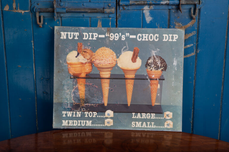 AW016 Vintage Ice Cream Shop Sign