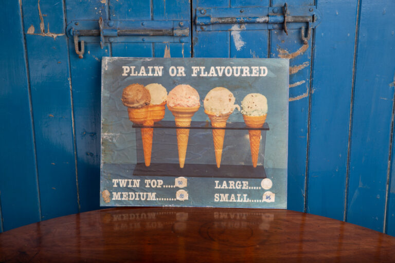 AW017 Vintage Ice Cream Shop Sign