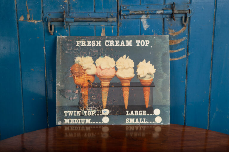 AW015 Vintage Ice Cream Shop Sign