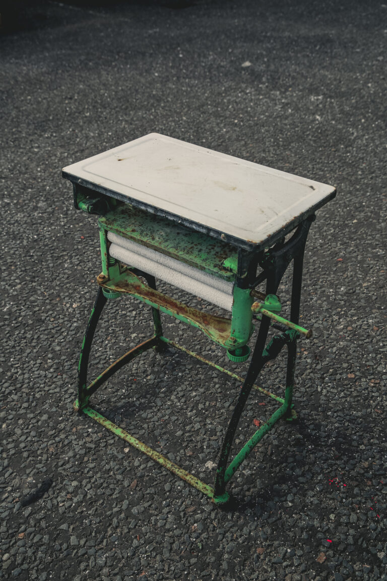 Vintage Folding Top Mangle