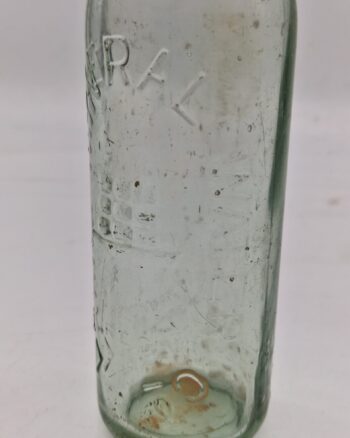 GB032 Larne Mineral Water Co. Bottle