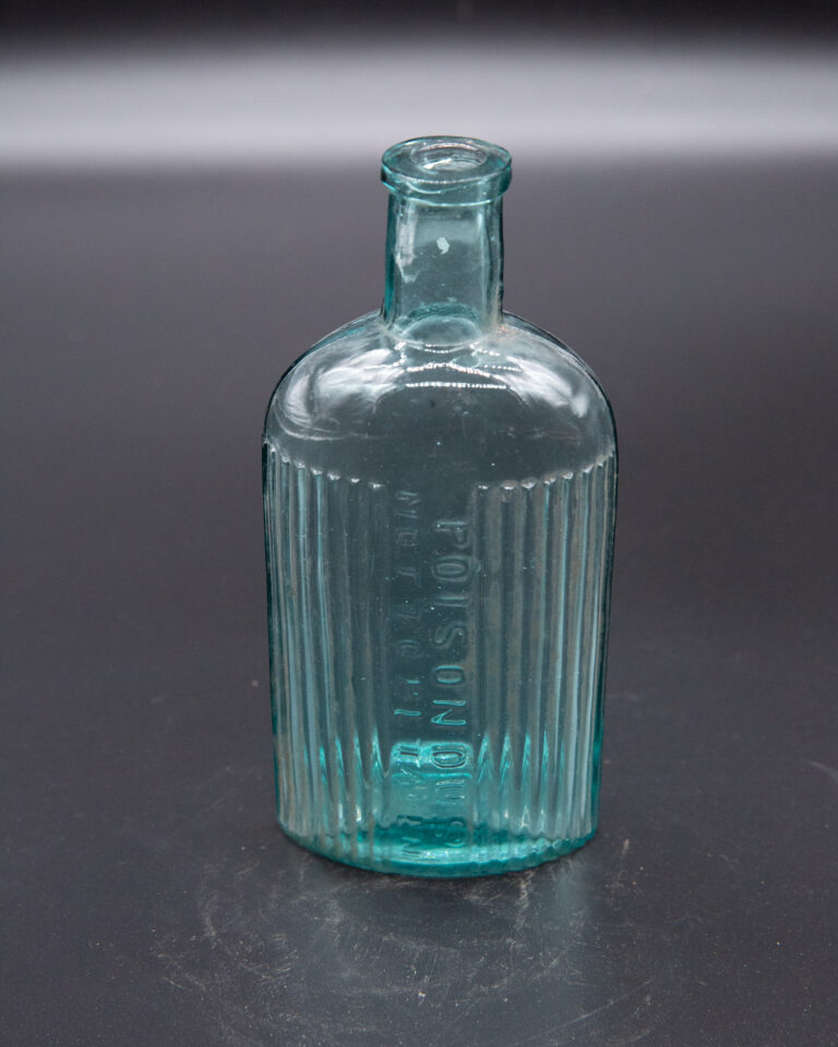GB044 Apothecary Glass Poison Bottle