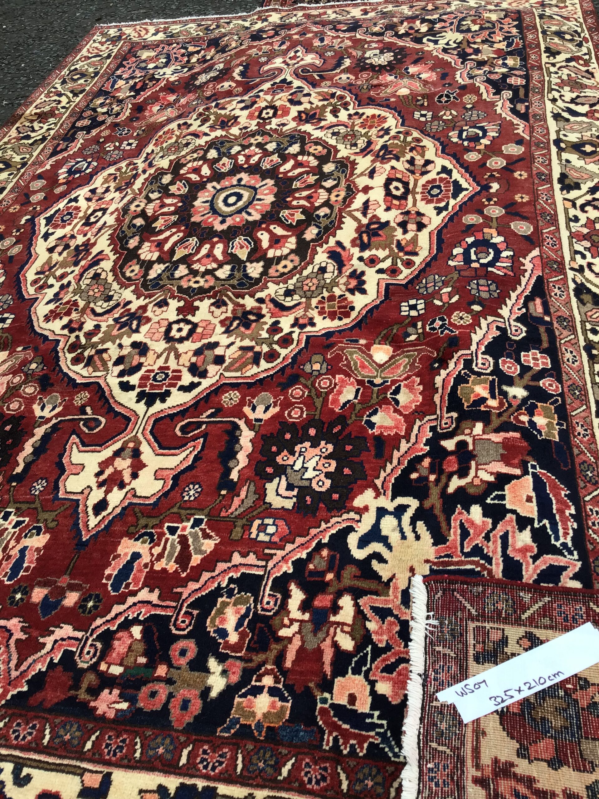 Handwoven Persian Baktian Village Rug [WS07]
