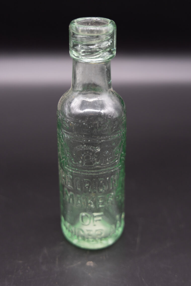 GB048 Grattan & Co. Belfast Bottle