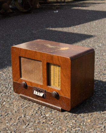 1940s His Master’s Voice Walnut Radio