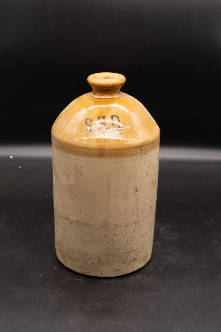 S.R.D. Stoneware Flagon [sw106]