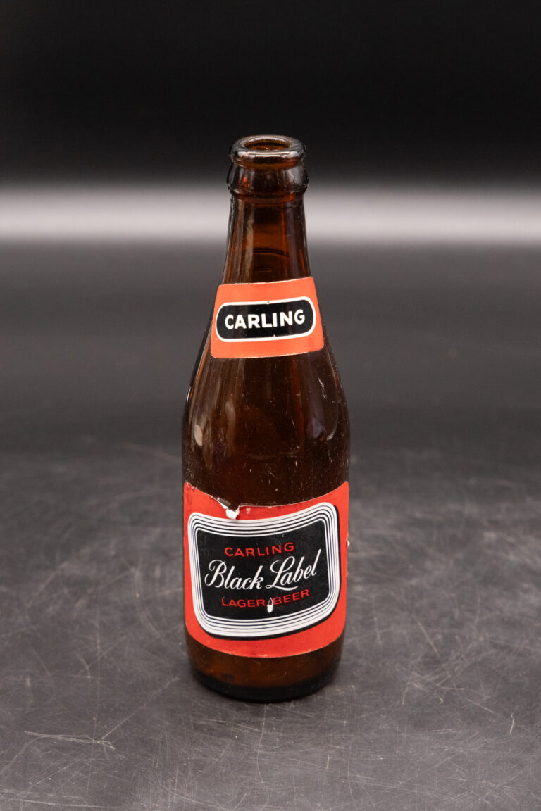 GB059 Carling Black Label Bottle