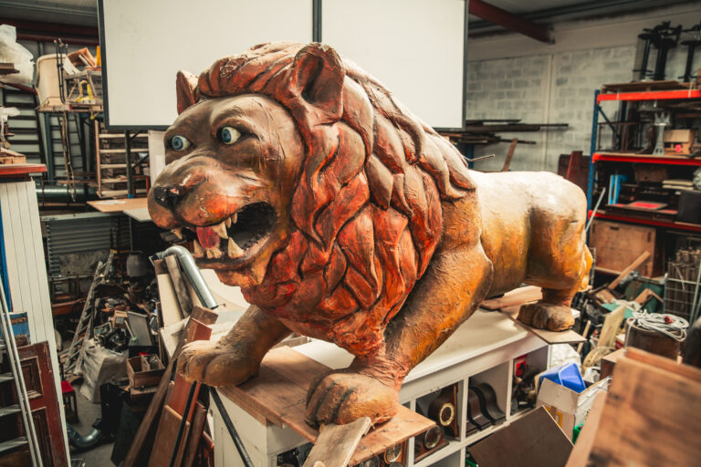 Extra Large Model Lion