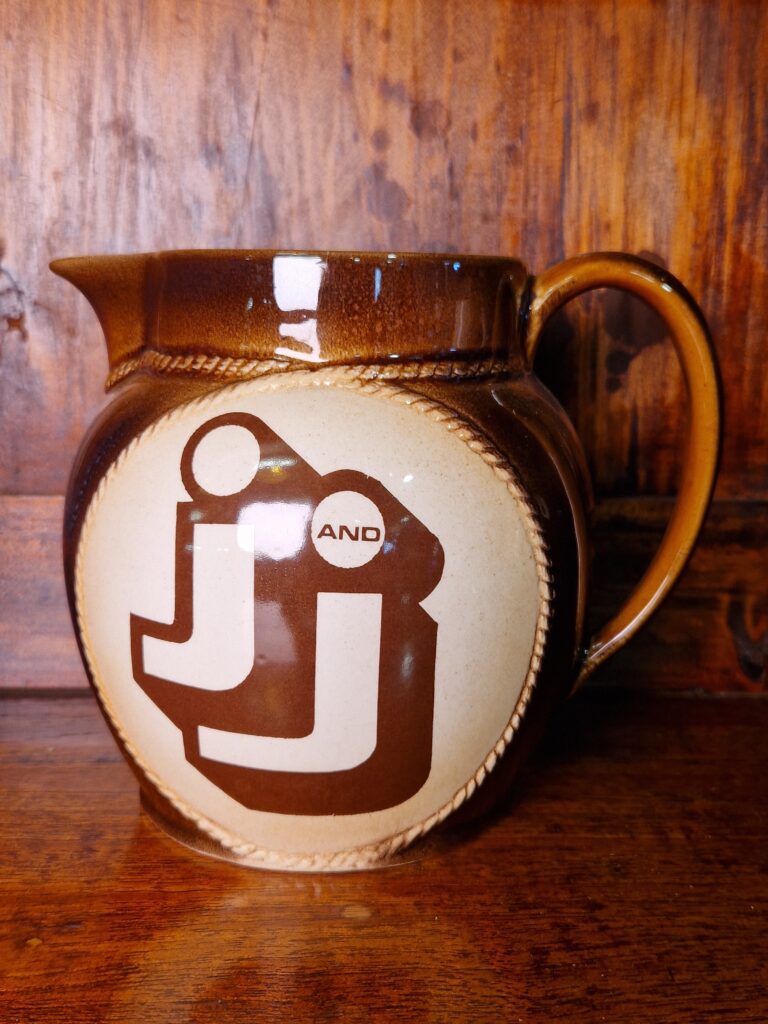 J and J Ceramic Jug [w756]