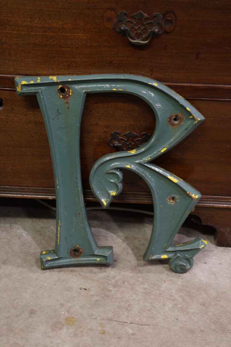 Victorian Cast Iron Letter 'R' - Green