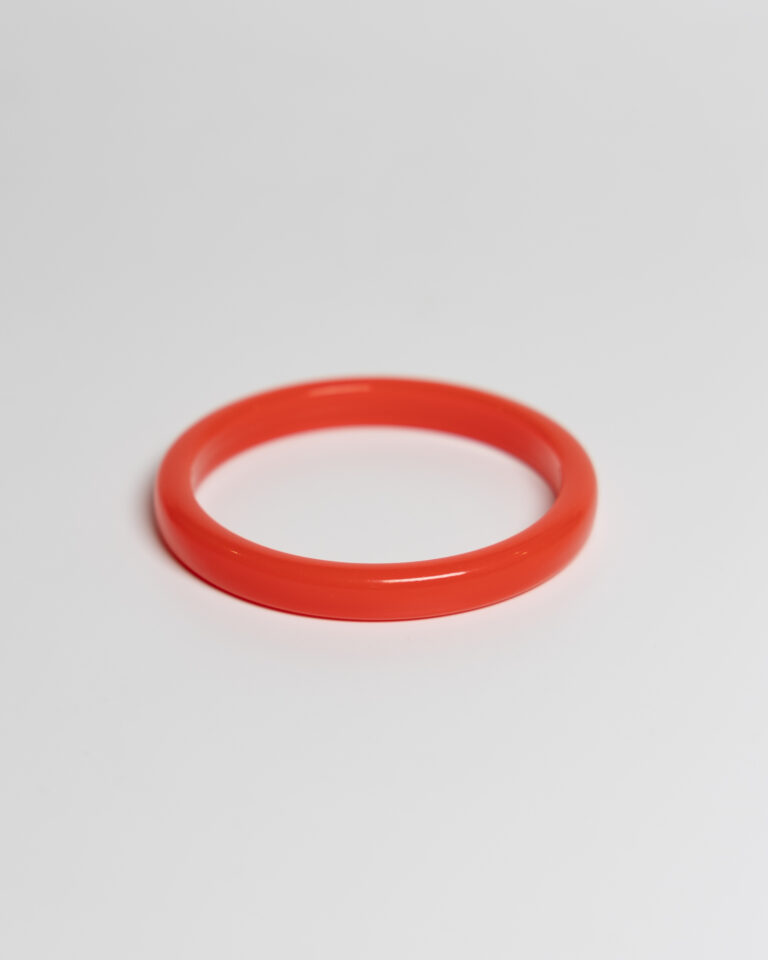 JL058 Vintage Red Lucite Bangle