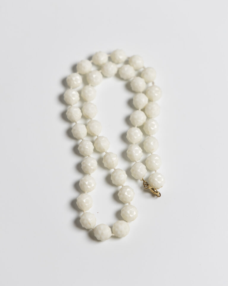 JL116 Vintage White Bead Necklace