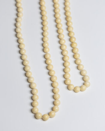 JL111 Vintage Cream Bead Necklace