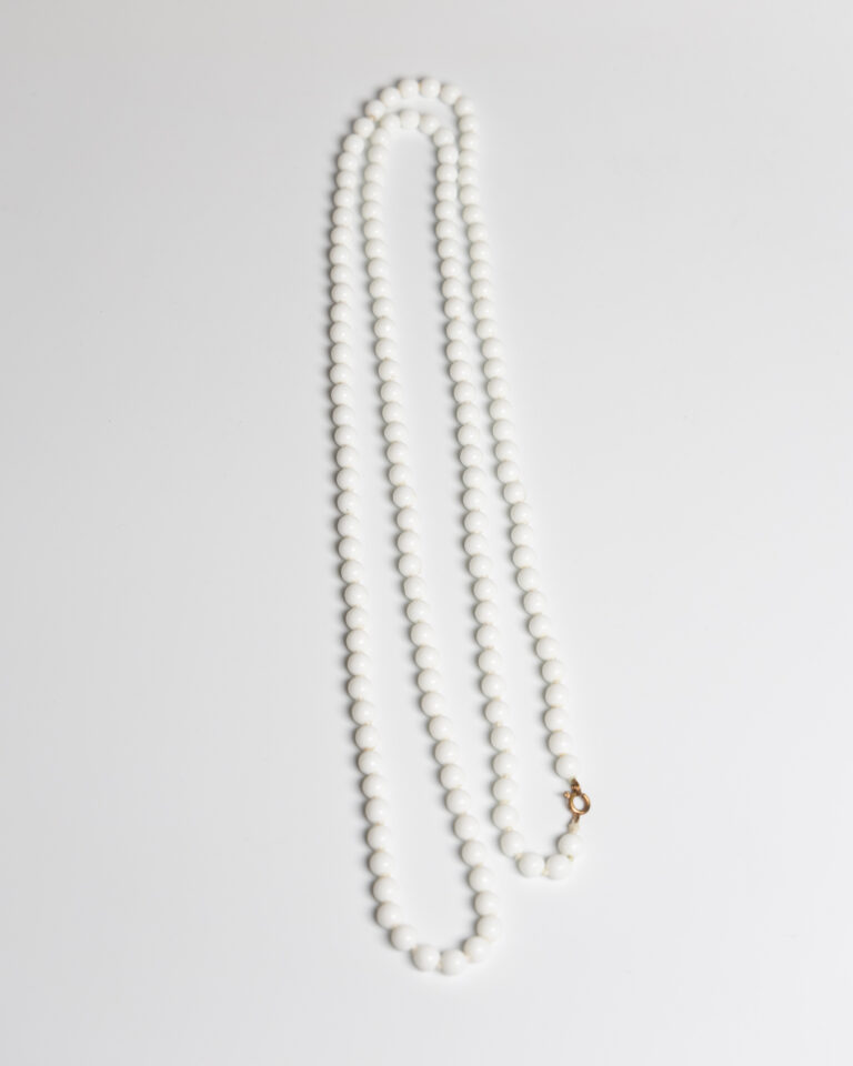JL112 Vintage White Bead Necklace